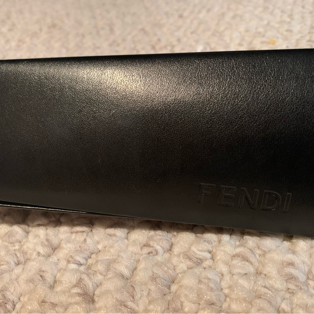 Fendi glasses case - Picture 3 of 3